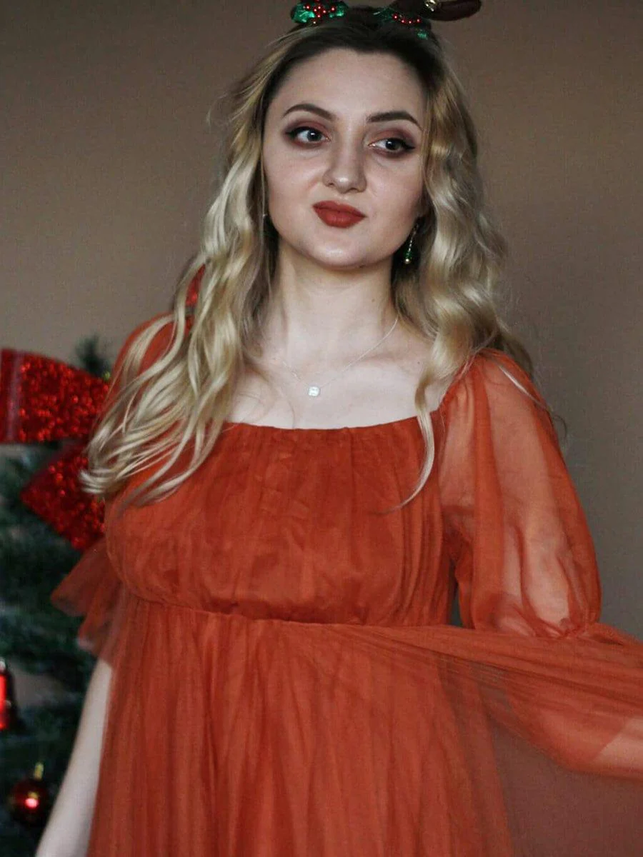 Off the Shoulder Pleated Tulle Maxi Maternity Dress - Image 6