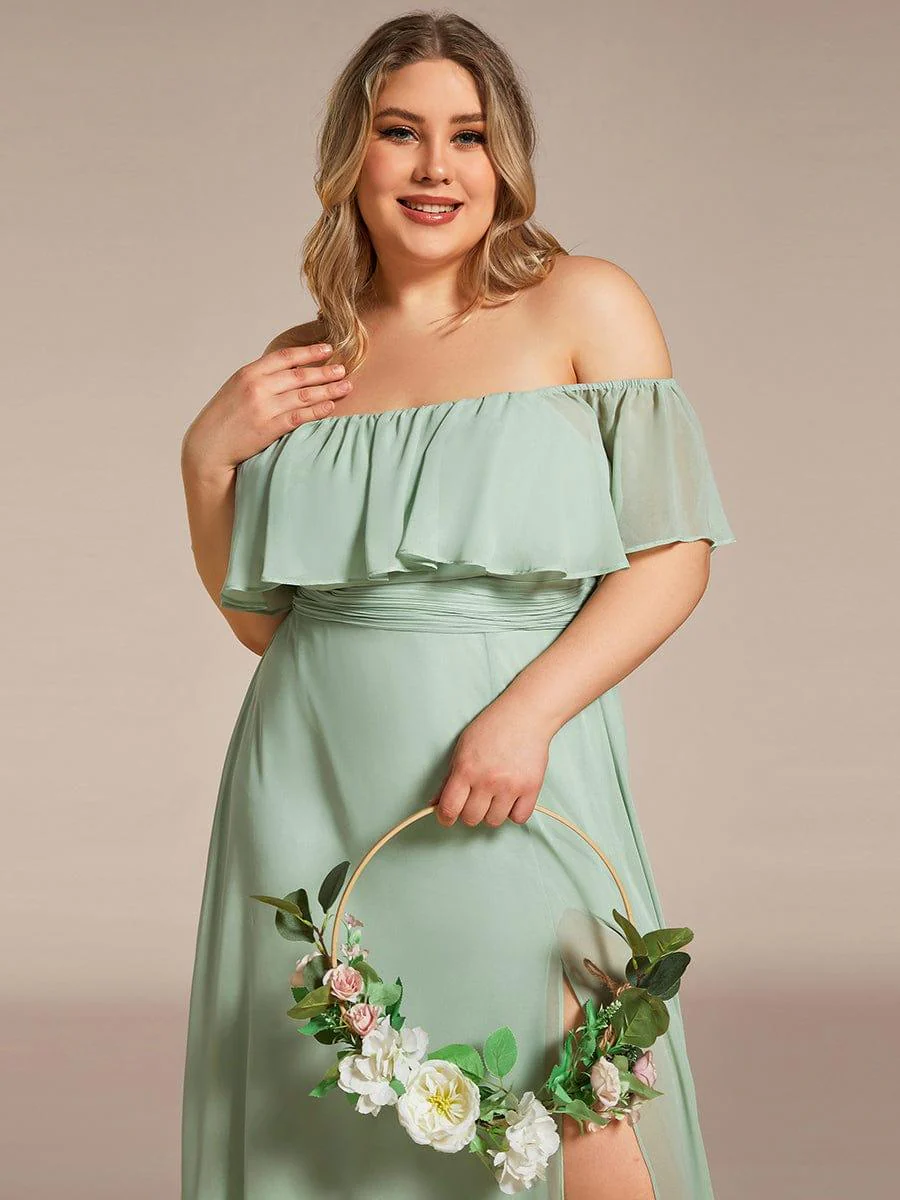 pretty ÉMILE|Plus Size Off-The-Shoulder Ruffle Thigh Split Bridesmaid Dress - Image 5